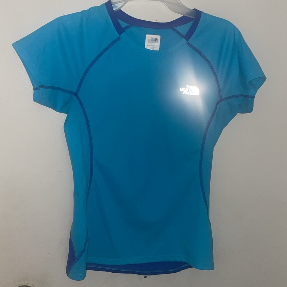 North Face Performance Shirt - Picture 2 of 6